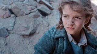 Online film Daleko od domova