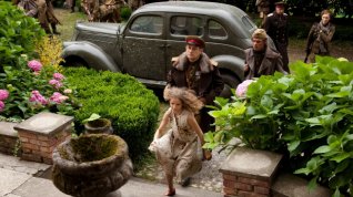 Online film Daleko od domova