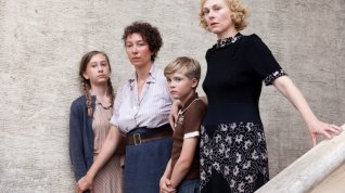 Online film Daleko od domova