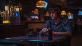 Online film Temná je noc