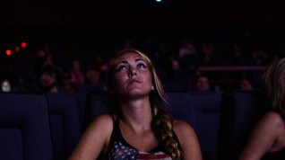 Online film Temná je noc