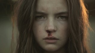 Online film Děvčátko z vrakoviště