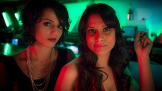 Online film Amar Akbar & Tony