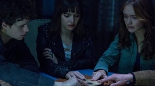 Online film Ouija