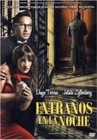 Online film Extranos en la noche