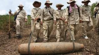 Online film Laos: Lovci bomb