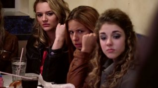Online film A Girl Like Her