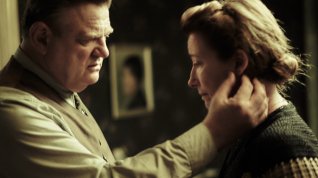 Online film Alone in Berlin