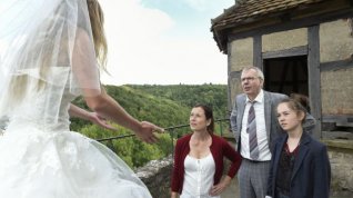 Online film Eine Hochzeit platzt selten allein