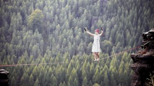 Online film That Slackline girl