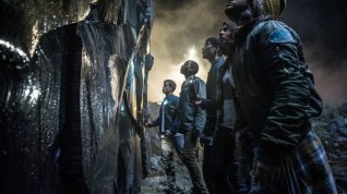 Online film Power Rangers: Strážci vesmíru
