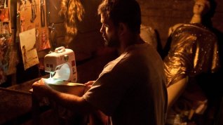 Online film Neonový býk