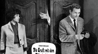 Online film Die Gruft mit dem Rätselschloß