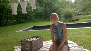 Online film Capturing Happiness