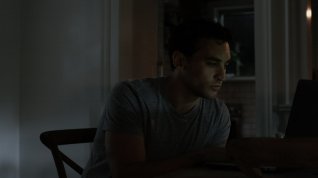 Online film Capturing Happiness