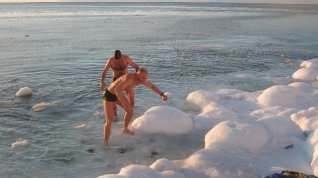 Online film Zimní plavci na Špicberkách