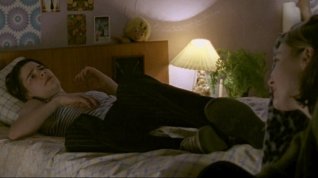 Online film Stella šlape chodník