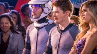 Online film Lazer Team