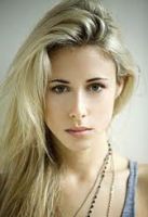 Herec Gillian Zinser