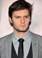 Herec Hugo Becker