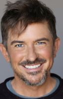 Herec Charlie Schlatter