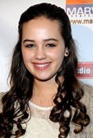 Herec Mary Mouser