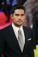 Herec D.J. Cotrona