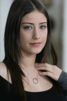 Herec Hazal Kaya