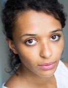 Herec Tia Bannon
