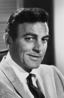 Herec Mike Connors