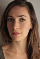 Herec Geraldine Hakewill