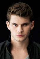 Herec Jeremy Irvine