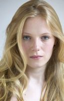 Herec Emma Bell