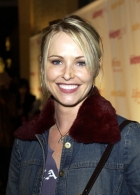 Herec Josie Bissett