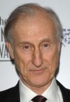 Herec James Cromwell