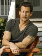 Herec James Denton