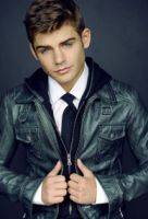 Herec Garrett Clayton