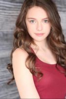 Herec Danielle Rose  Russell