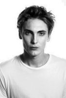 Herec Eamon Farren