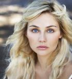 Herec Clare Bowen