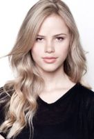 Herec Halston Sage