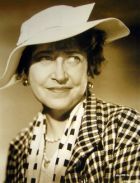 Herec Georgia Caine