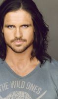 Herec John Hennigan