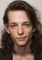 Herec Mike Faist