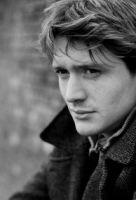 Herec David Oakes