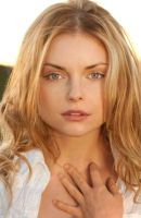 Herec Izabella Miko