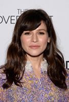 Herec Yael Stone