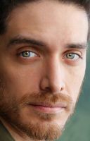 Herec Josh Keaton