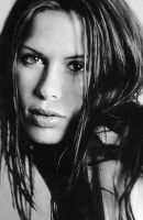 Herec Rhona Mitra