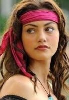 Herec Phoebe Tonkin